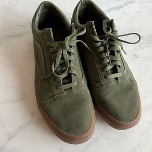 Army green men’s vans